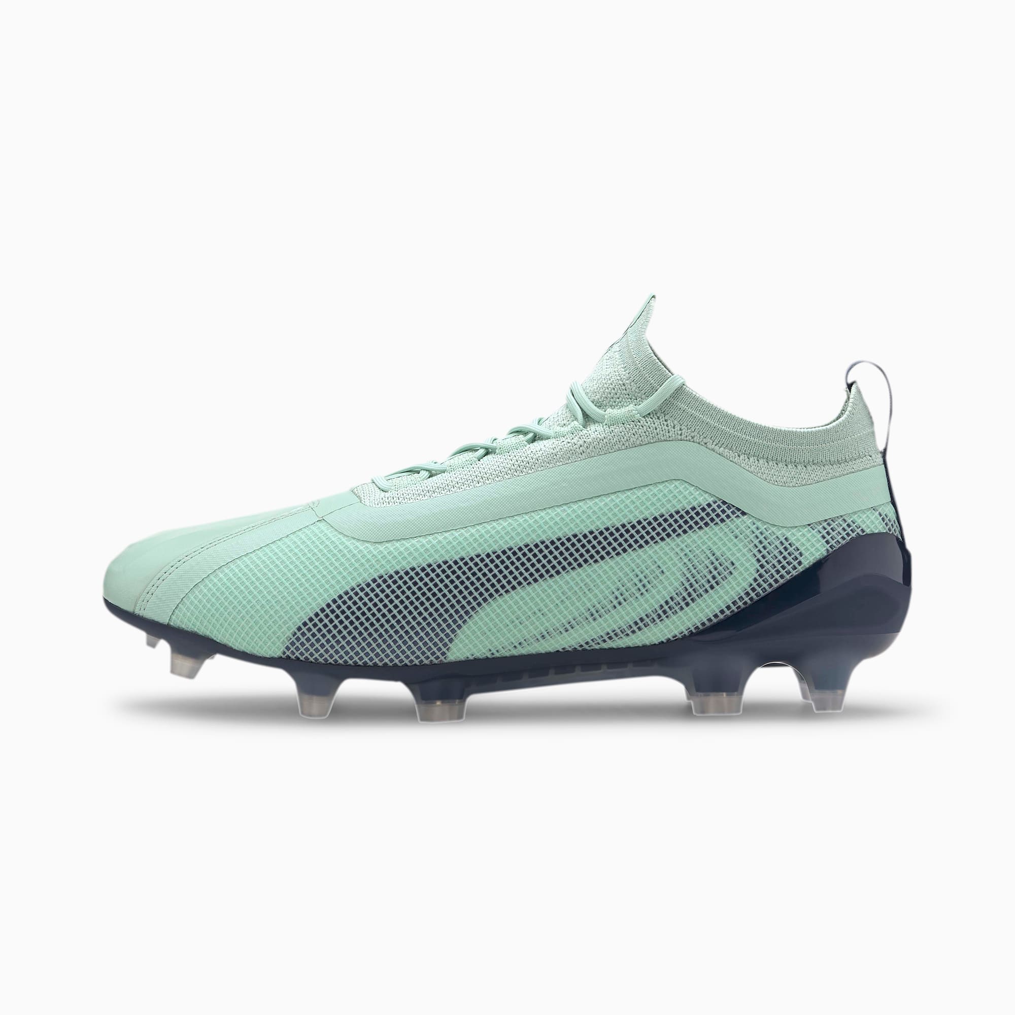 womens soccer shoe